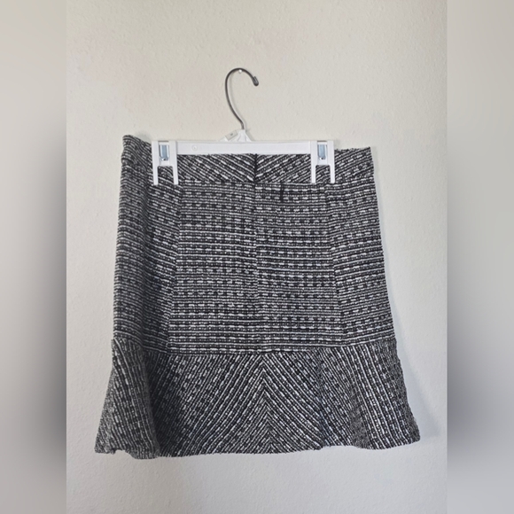 Hem & Thread Black White Classy Winter Tweed Ruffle Hem Mini Skirt New - Small - Picture 2 of 6